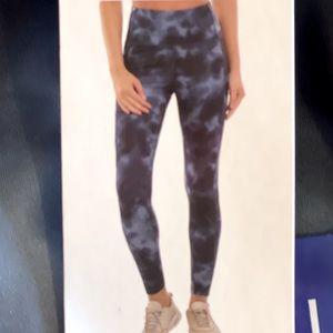 Danskin tie-dye leggings